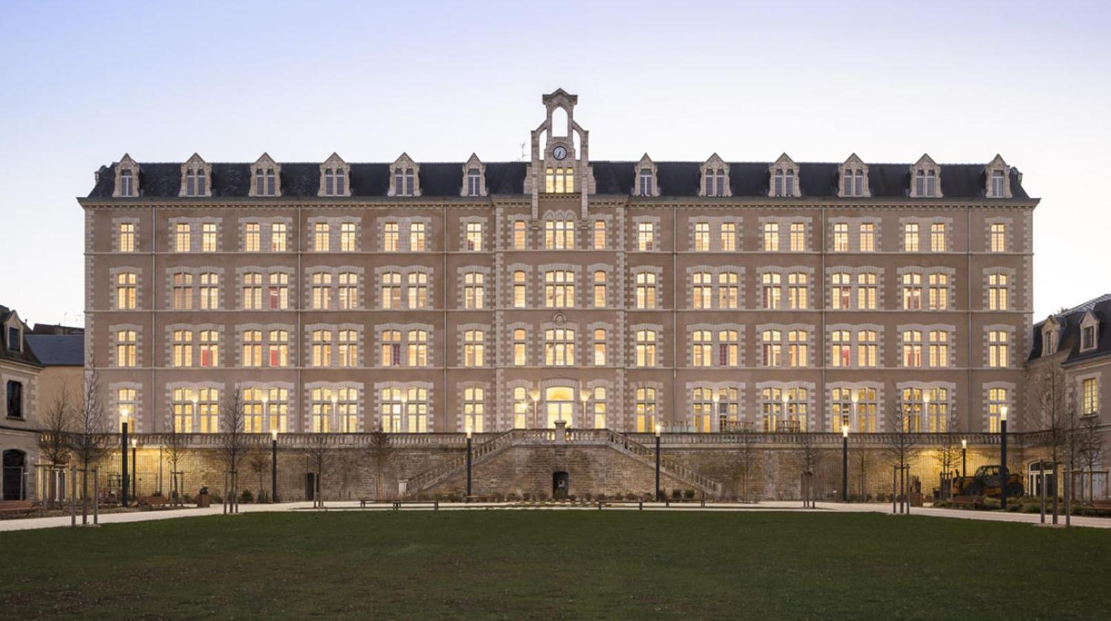 Le Cocoon Dore Poitiers Exteriör bild