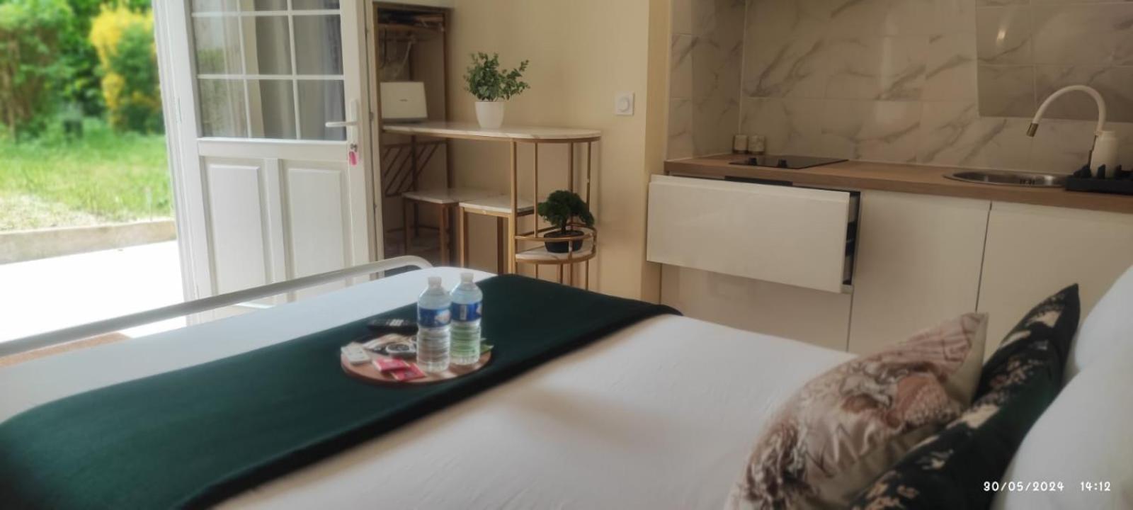 Le Cocoon Dore Poitiers Exteriör bild